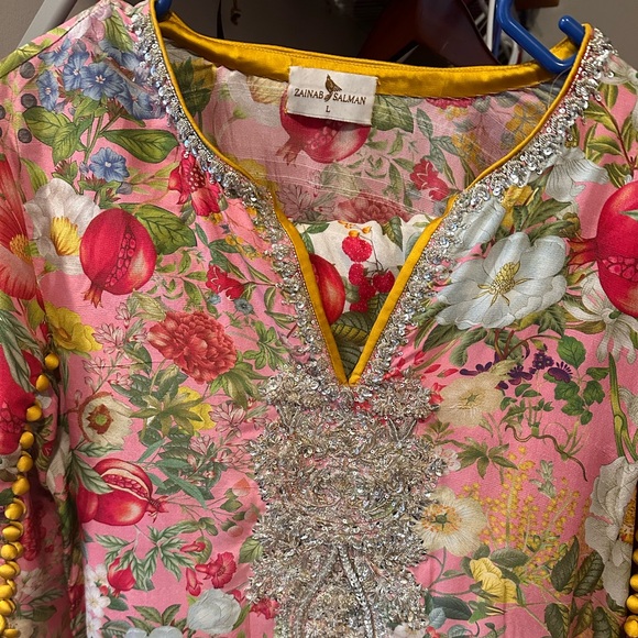 Zainab Salman raw silk floral suit- 2 piece shalwar set with organza dupatta - Picture 5 of 8